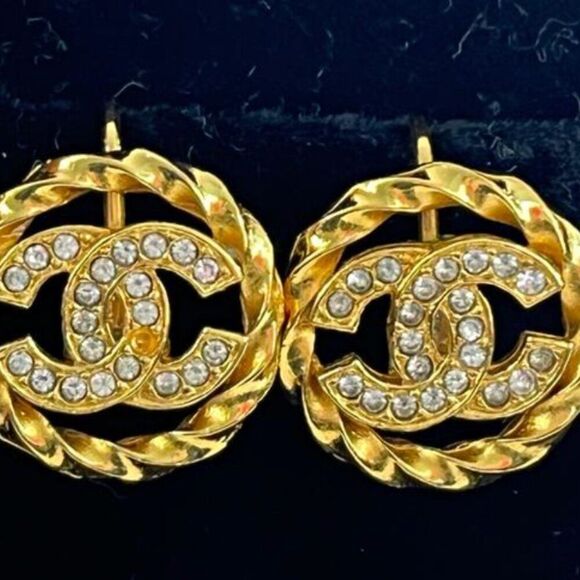 Chanel CC Rhinestone Clip on Earrings in Gold - Picture 5 of 14